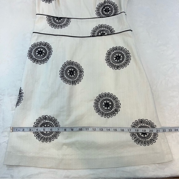 BODEN Black White Sheath Dress Sleeveless Sz US 6R Embroidered Designs Cotton - Picture 10 of 11